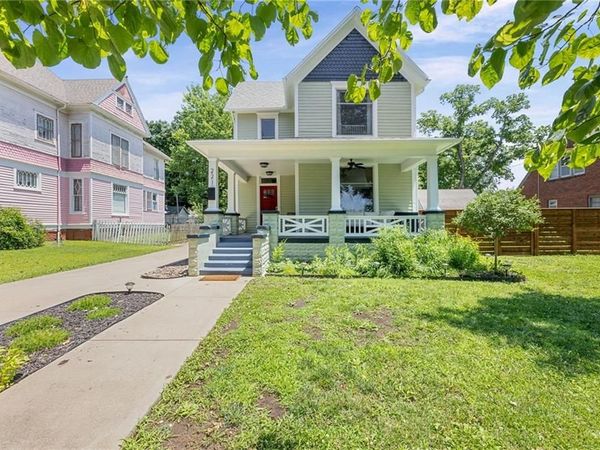221 S Colborn Street, Iola, KS 66749