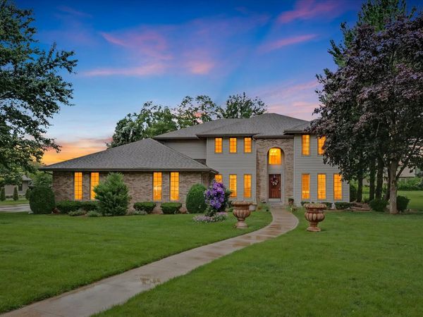 402 HOLLY RIDGE Court , St. Joseph, IL 61873