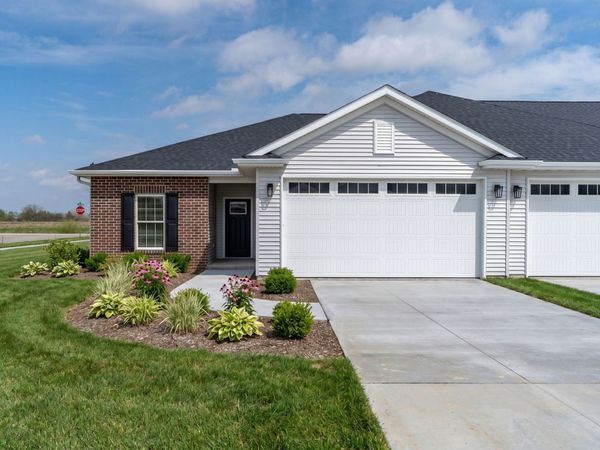 38 FRANK Court , Leclaire, IA 52753
