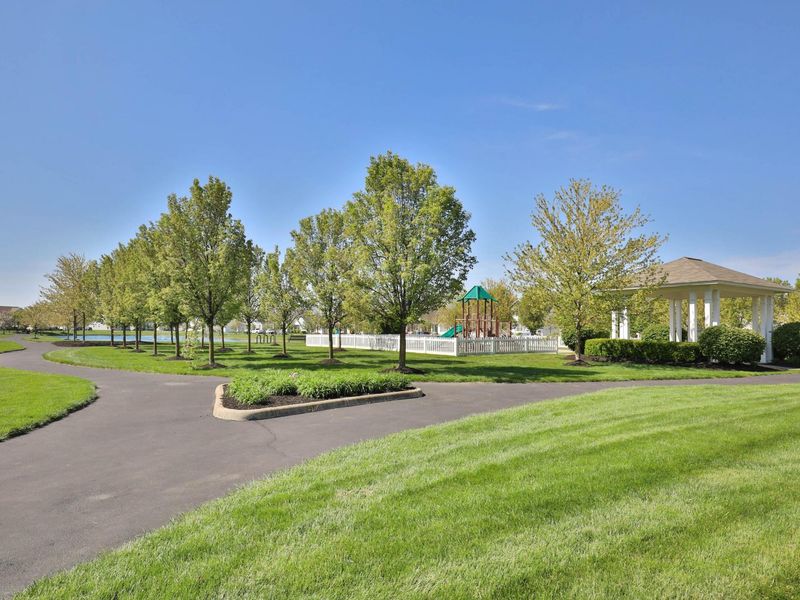 1413 Bloomington Boulevard , Columbus, OH 43228 Photo 30