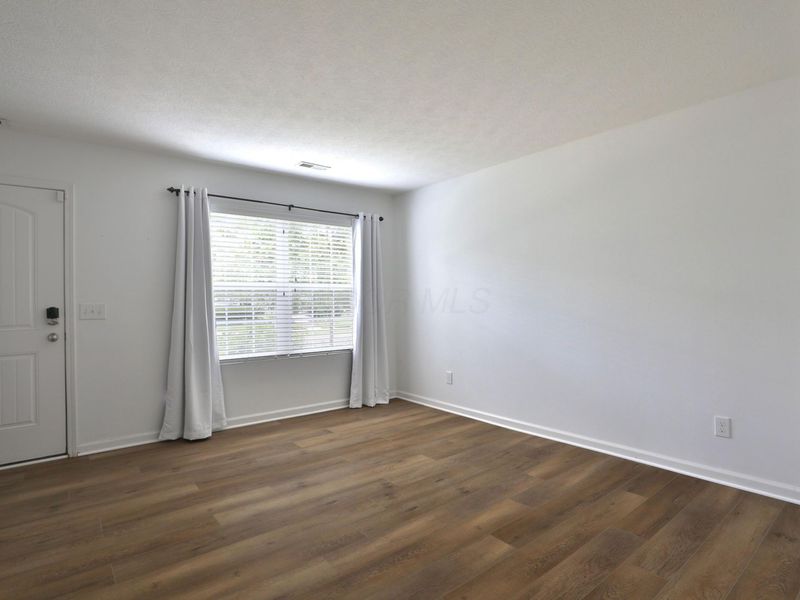 1413 Bloomington Boulevard , Columbus, OH 43228 Photo 5