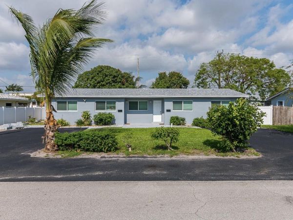 2499 NE 2nd Avenue, Unit B, Boca Raton, FL 33431
