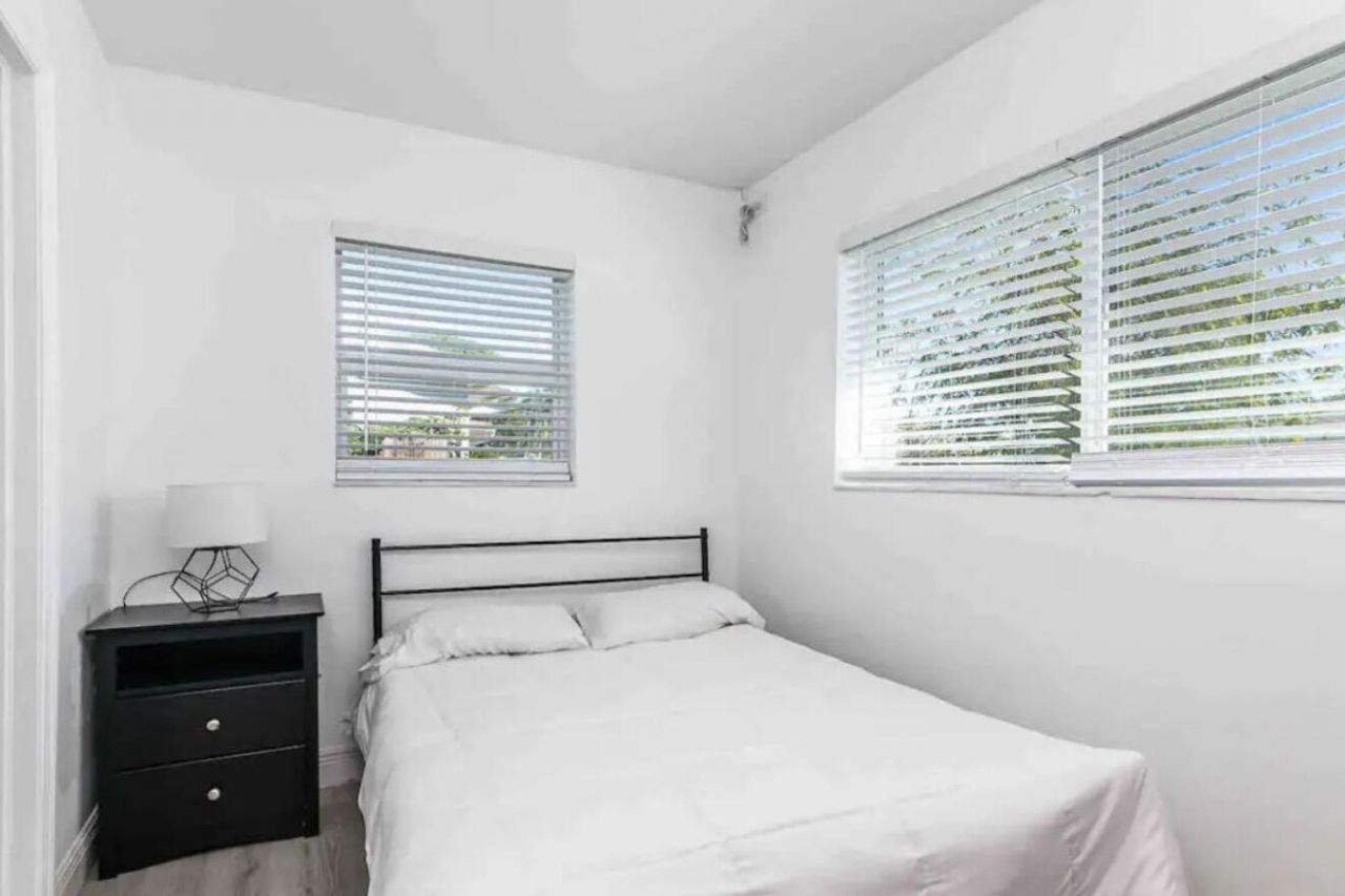 2499 NE 2nd Avenue, Unit B, Boca Raton, FL 33431 Photo