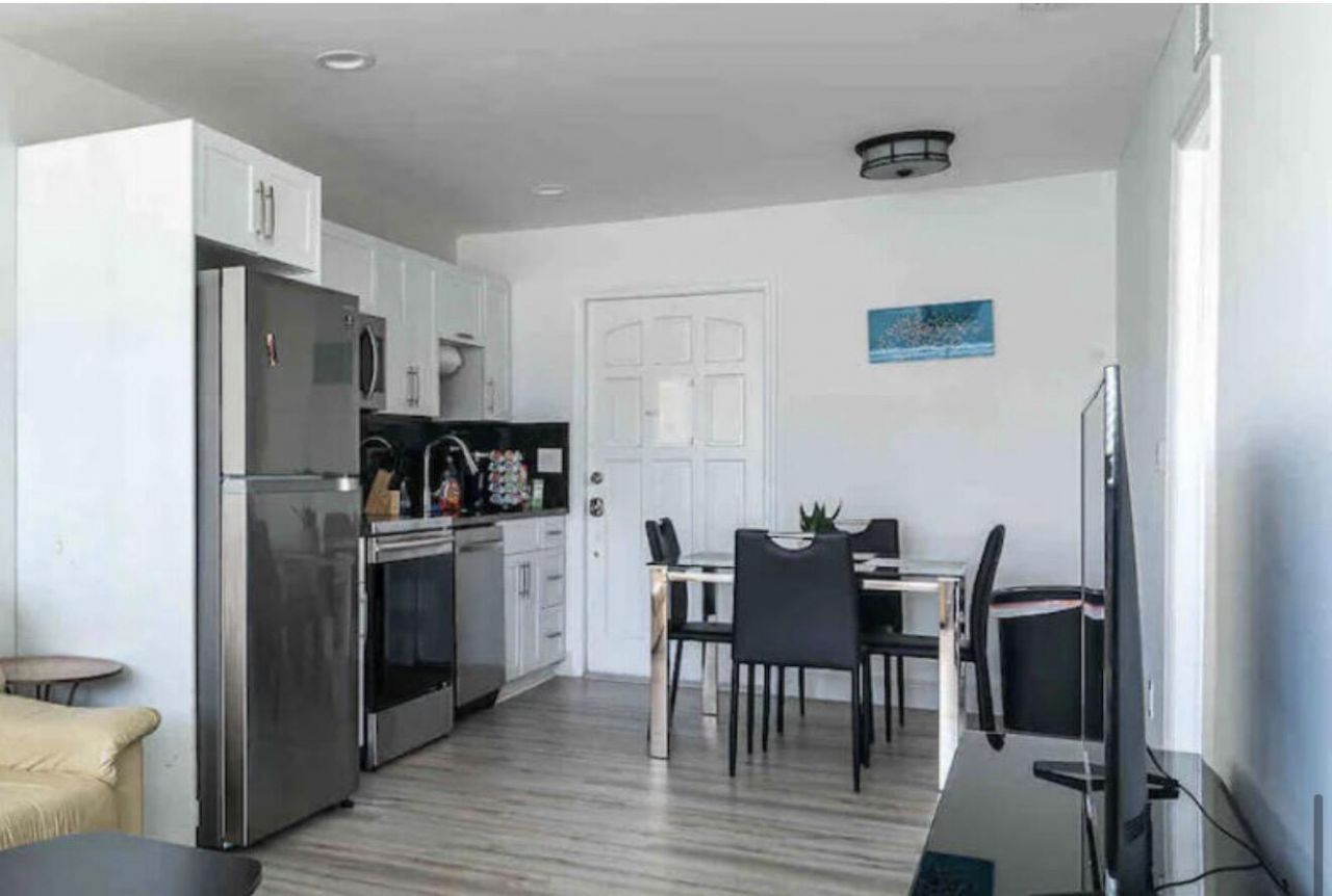 2499 NE 2nd Avenue, Unit B, Boca Raton, FL 33431 Photo