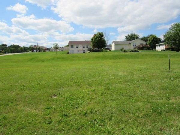 100 5th Ave Ct , Coggon, IA 52218