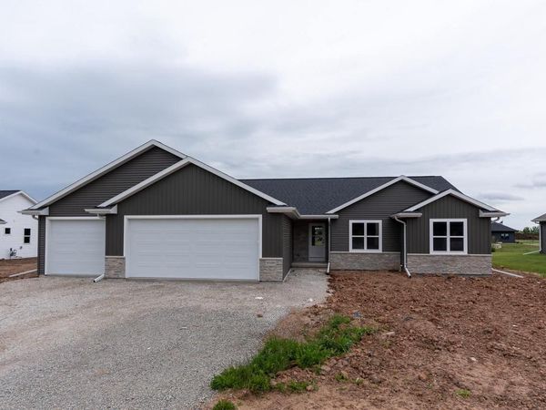 W5890 EDGEWOOD DRIVE, Menasha, WI 54952