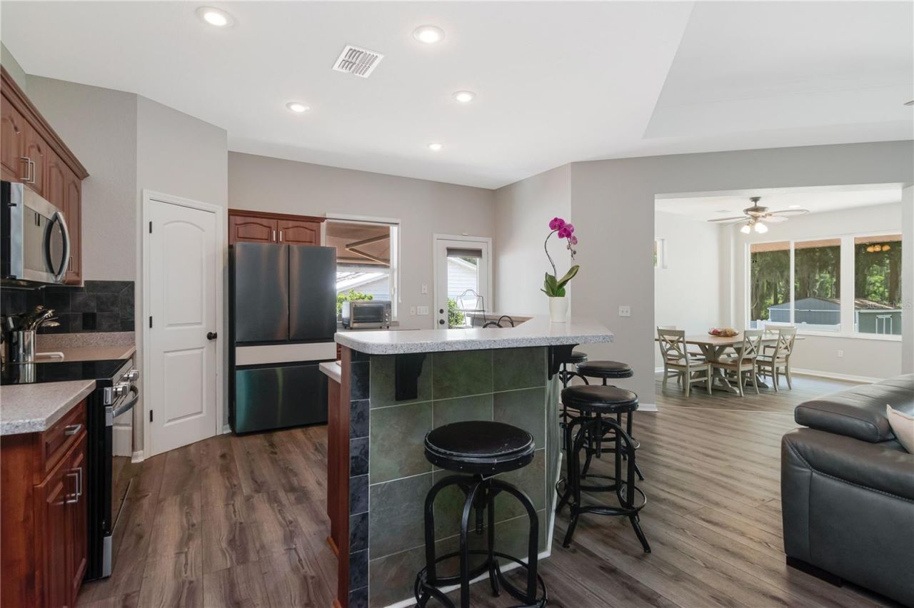 219 Willow Bend Parkway , Lutz, FL 33549 Photo