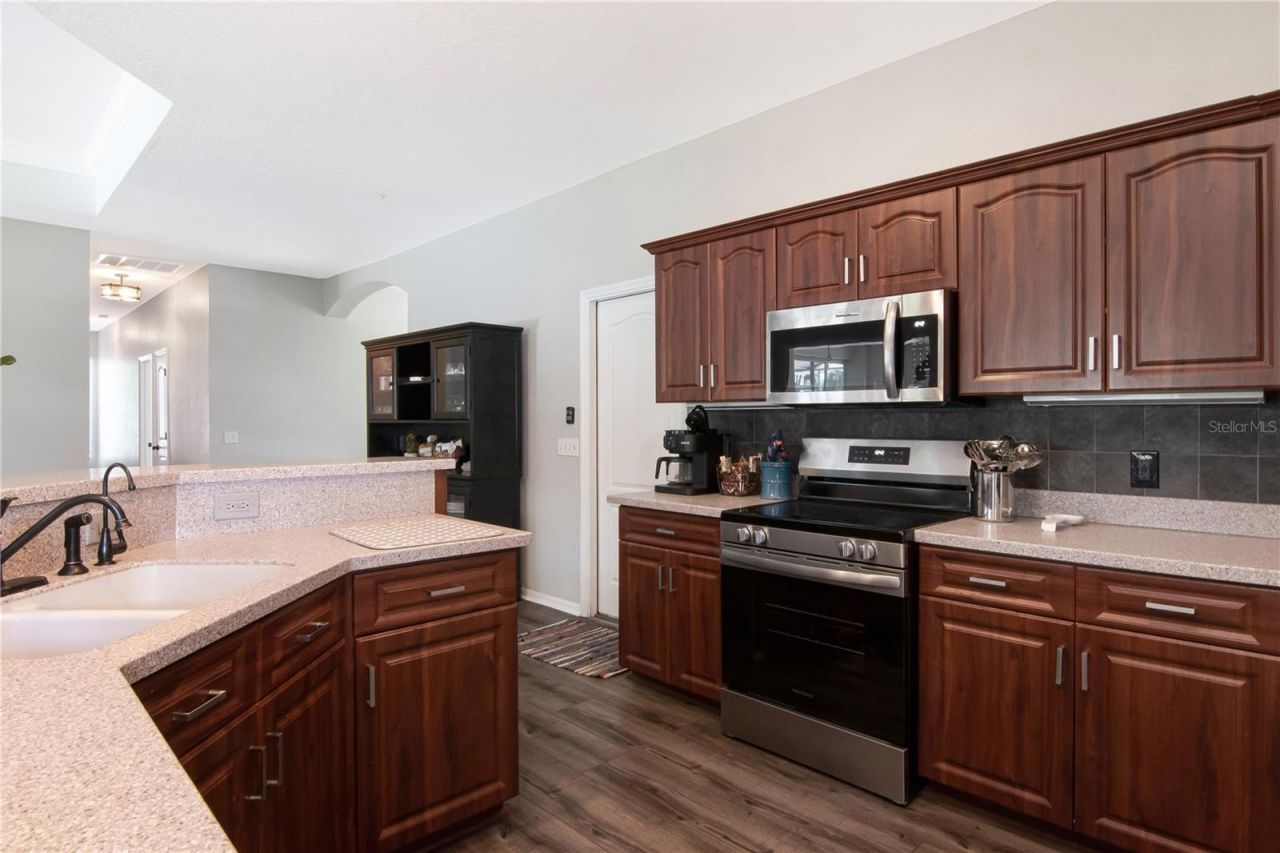 219 Willow Bend Parkway , Lutz, FL 33549 Photo