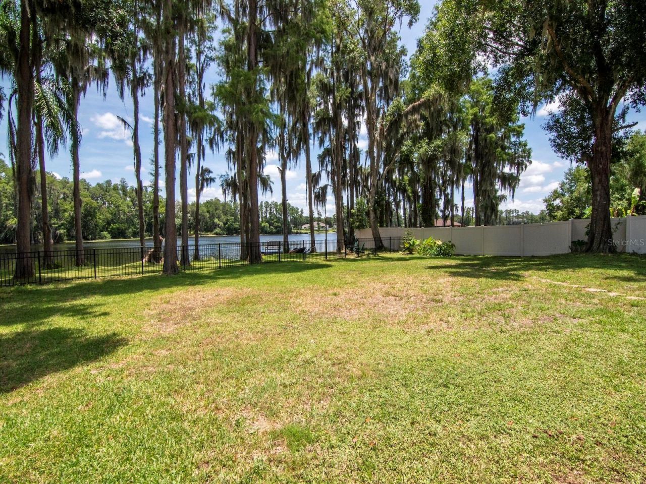 219 Willow Bend Parkway , Lutz, FL 33549 Photo