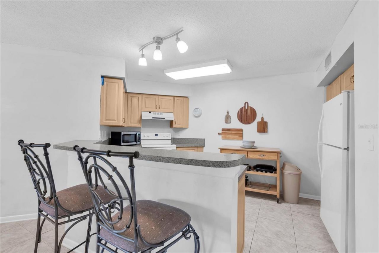6000 Bahia Del Mar Circle, Unit 131, Saint Petersburg, FL 33715 Photo