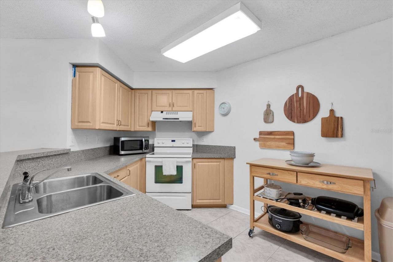 6000 Bahia Del Mar Circle, Unit 131, Saint Petersburg, FL 33715 Photo