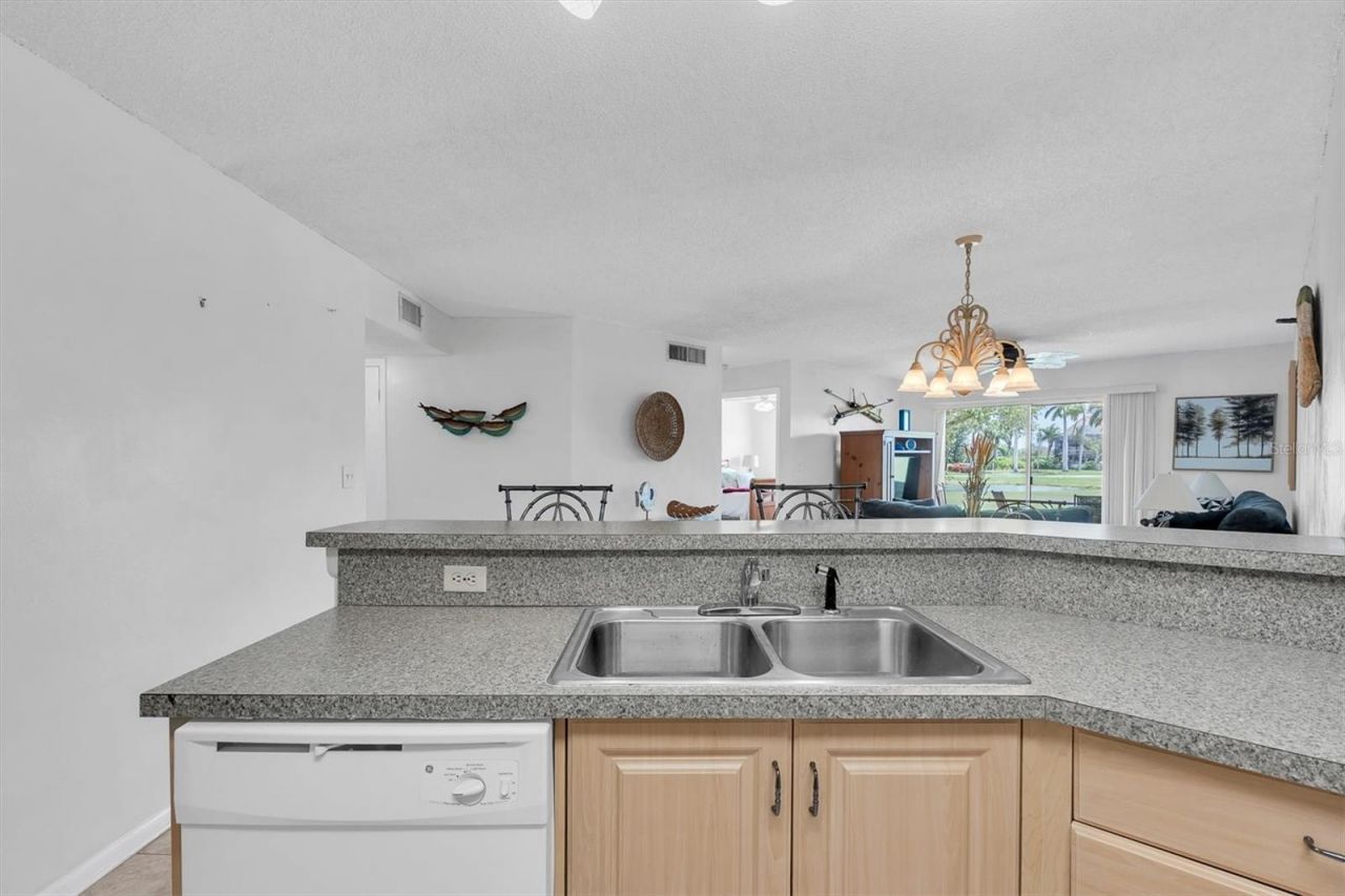 6000 Bahia Del Mar Circle, Unit 131, Saint Petersburg, FL 33715 Photo