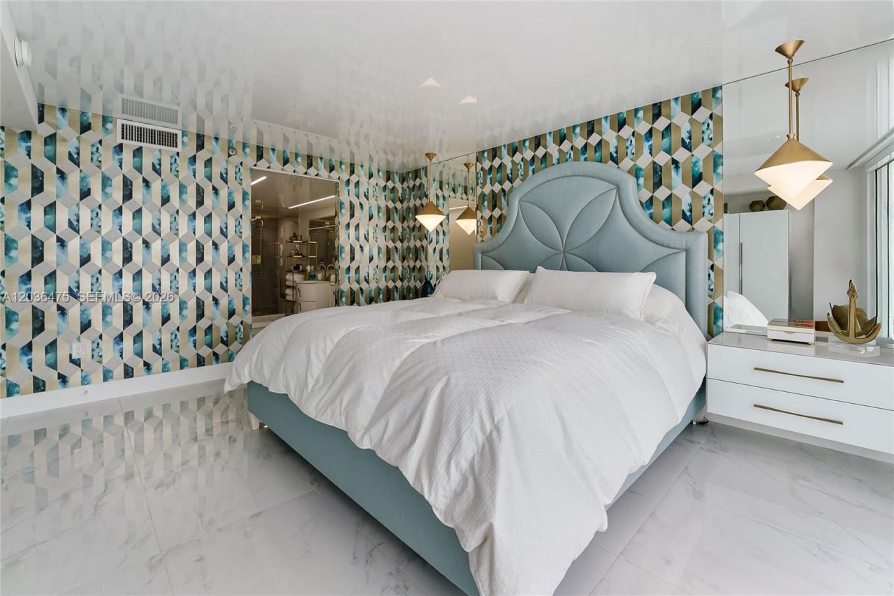 18000 N Bay Rd , Unit 902, Sunny Isles Beach, FL 33160 Photo