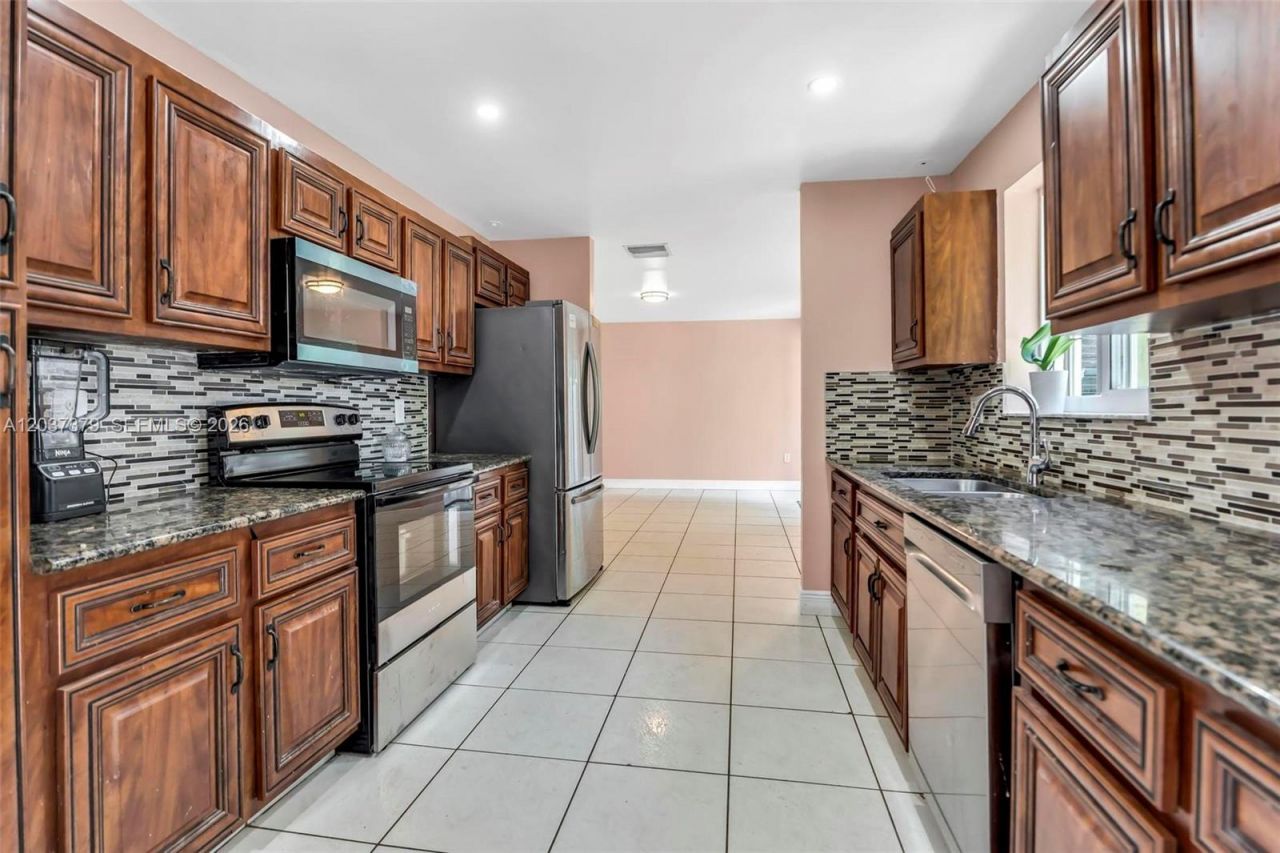 9601 SW 9th Ct , Pembroke Pines, FL 33025 Photo