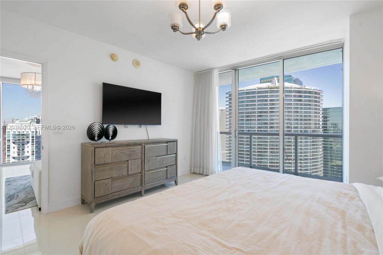 475 Brickell Ave, Unit 4315, Miami, FL 33131 Photo