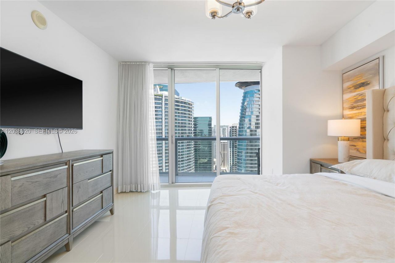 475 Brickell Ave, Unit 4315, Miami, FL 33131 Photo