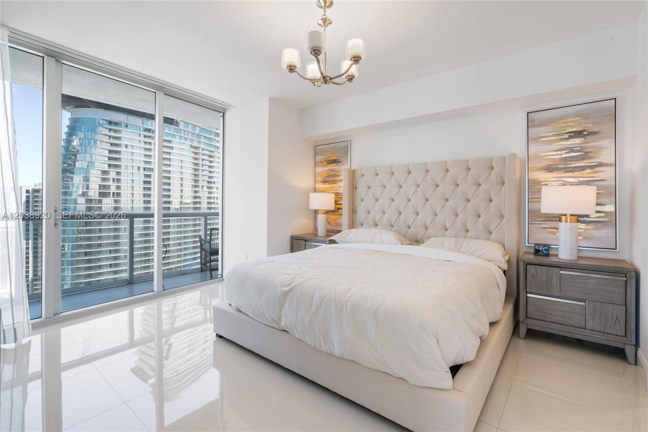 475 Brickell Ave, Unit 4315, Miami, FL 33131 Photo