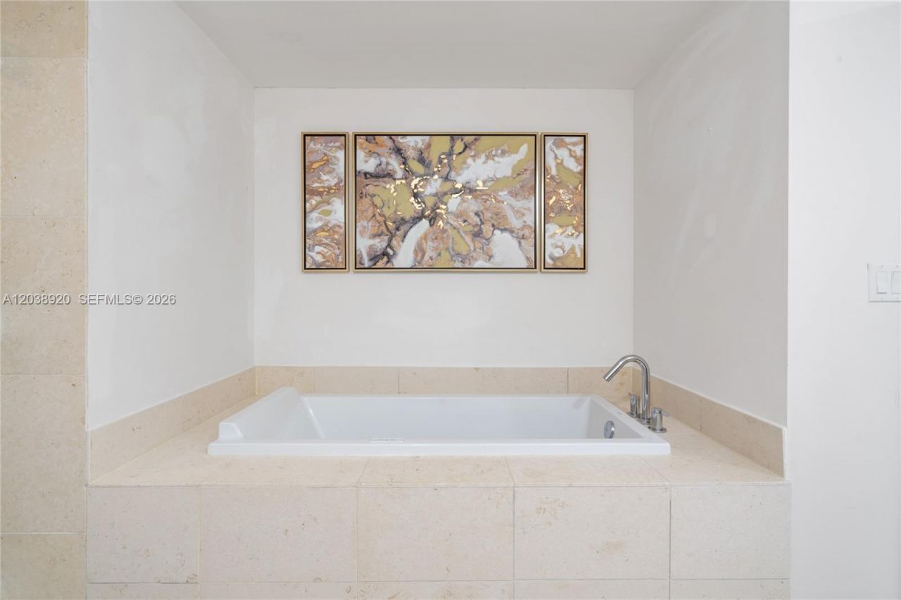 475 Brickell Ave, Unit 4315, Miami, FL 33131 Photo