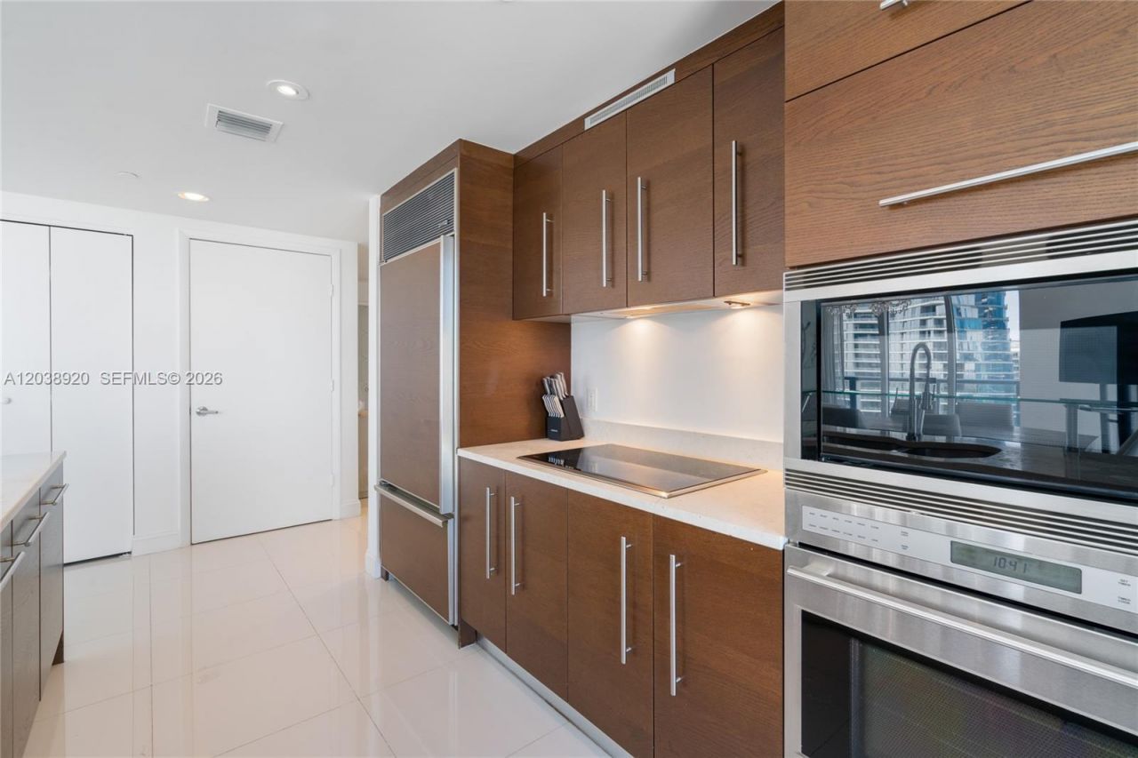 475 Brickell Ave, Unit 4315, Miami, FL 33131 Photo