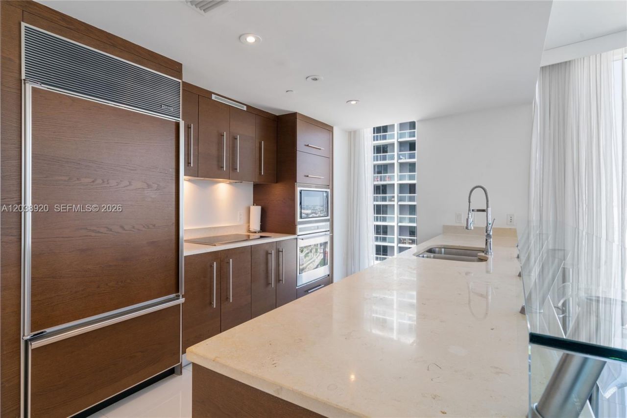 475 Brickell Ave, Unit 4315, Miami, FL 33131 Photo