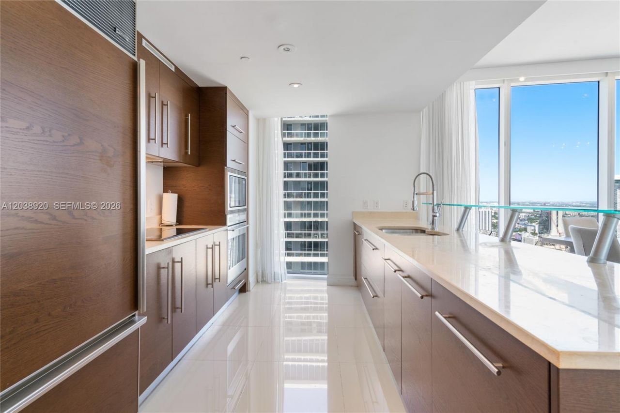 475 Brickell Ave, Unit 4315, Miami, FL 33131 Photo