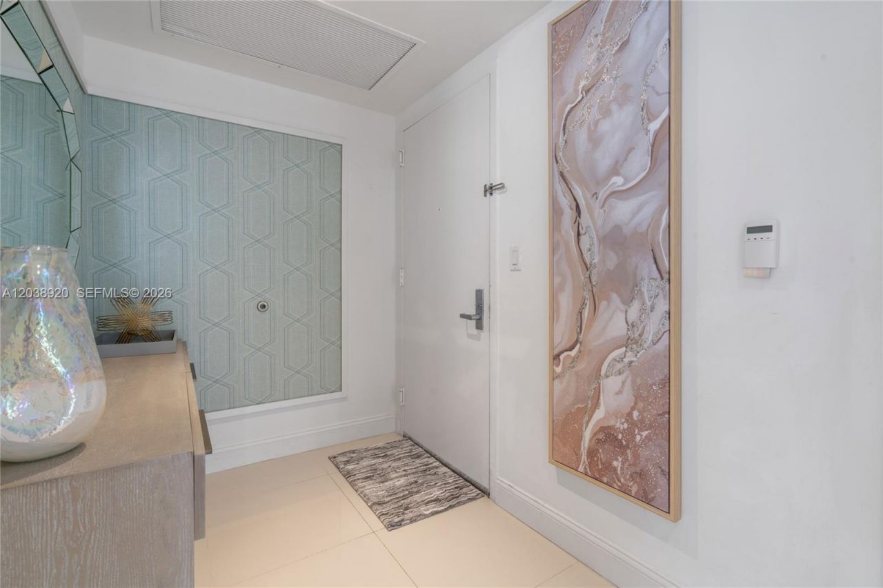 475 Brickell Ave, Unit 4315, Miami, FL 33131 Photo