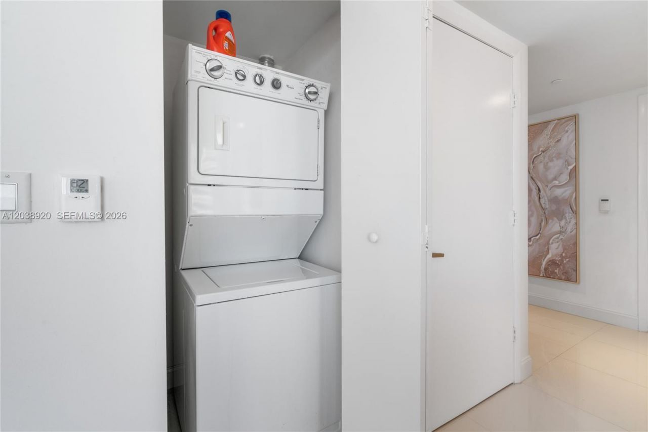 475 Brickell Ave, Unit 4315, Miami, FL 33131 Photo
