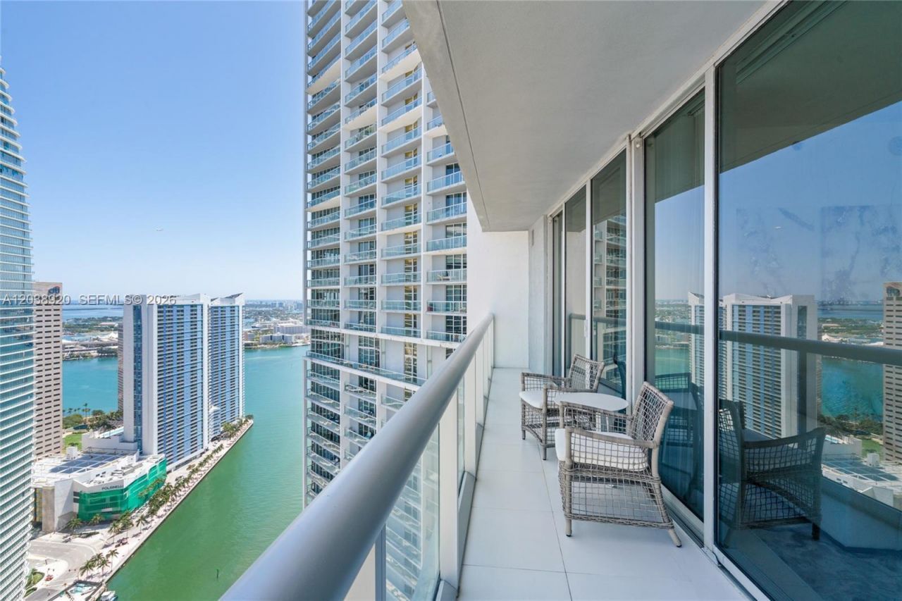 475 Brickell Ave, Unit 4315, Miami, FL 33131 Photo