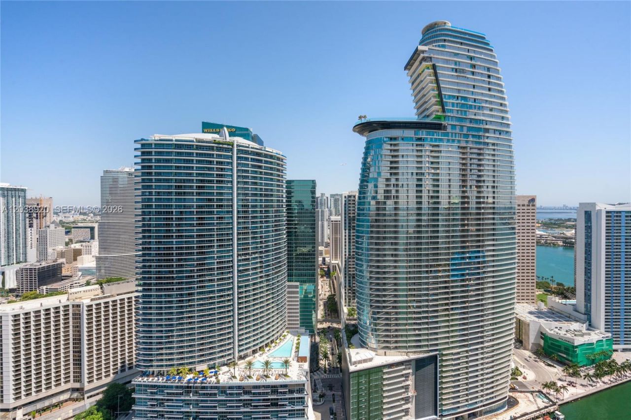 475 Brickell Ave, Unit 4315, Miami, FL 33131 Photo