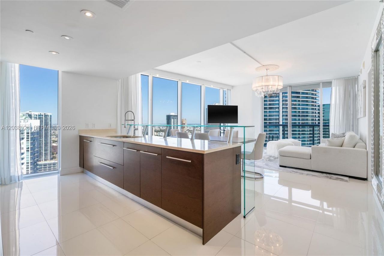 475 Brickell Ave, Unit 4315, Miami, FL 33131 Photo