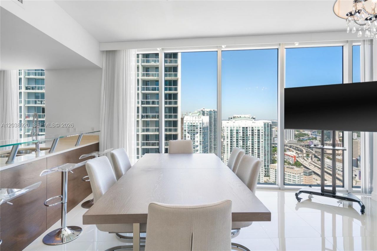 475 Brickell Ave, Unit 4315, Miami, FL 33131 Photo