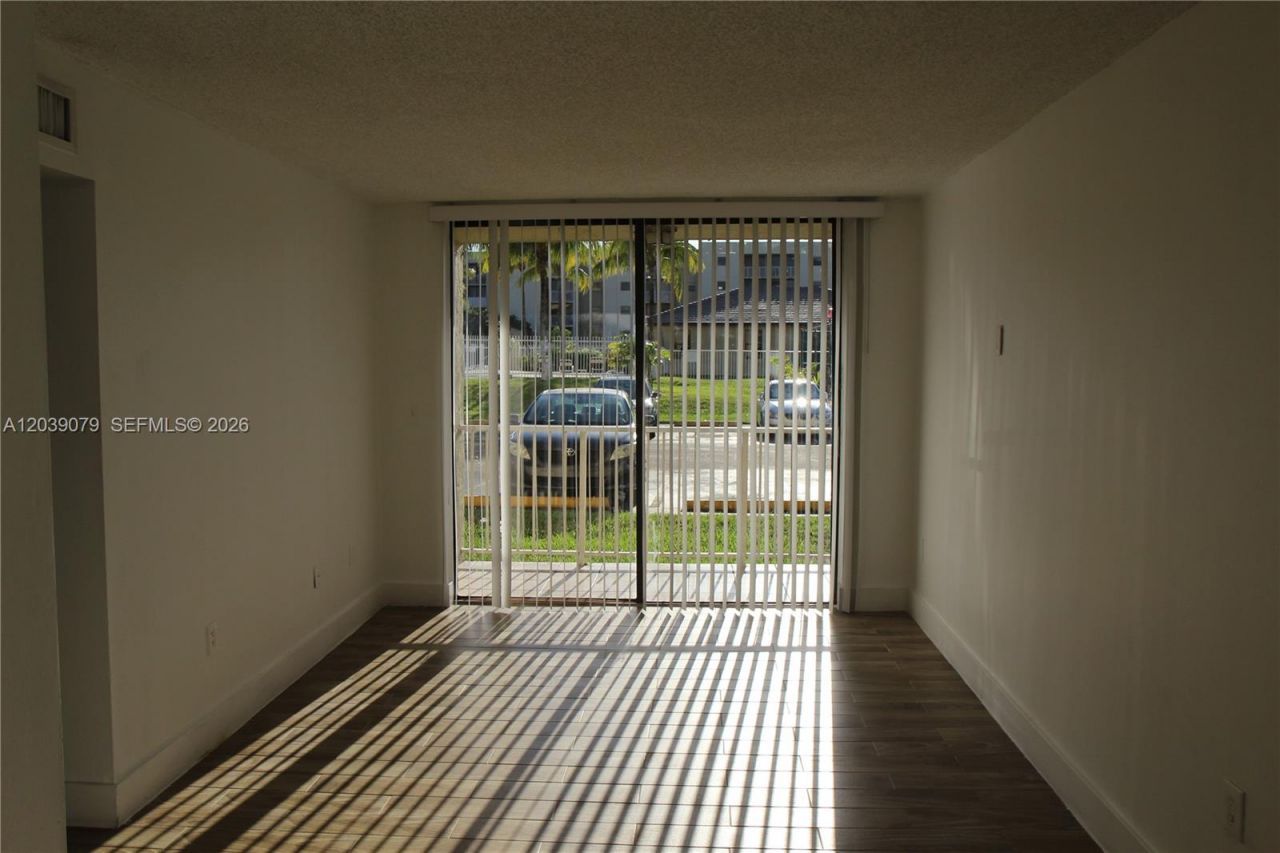 8075 NW 7th St , Unit 115, Miami, FL 33126 Photo