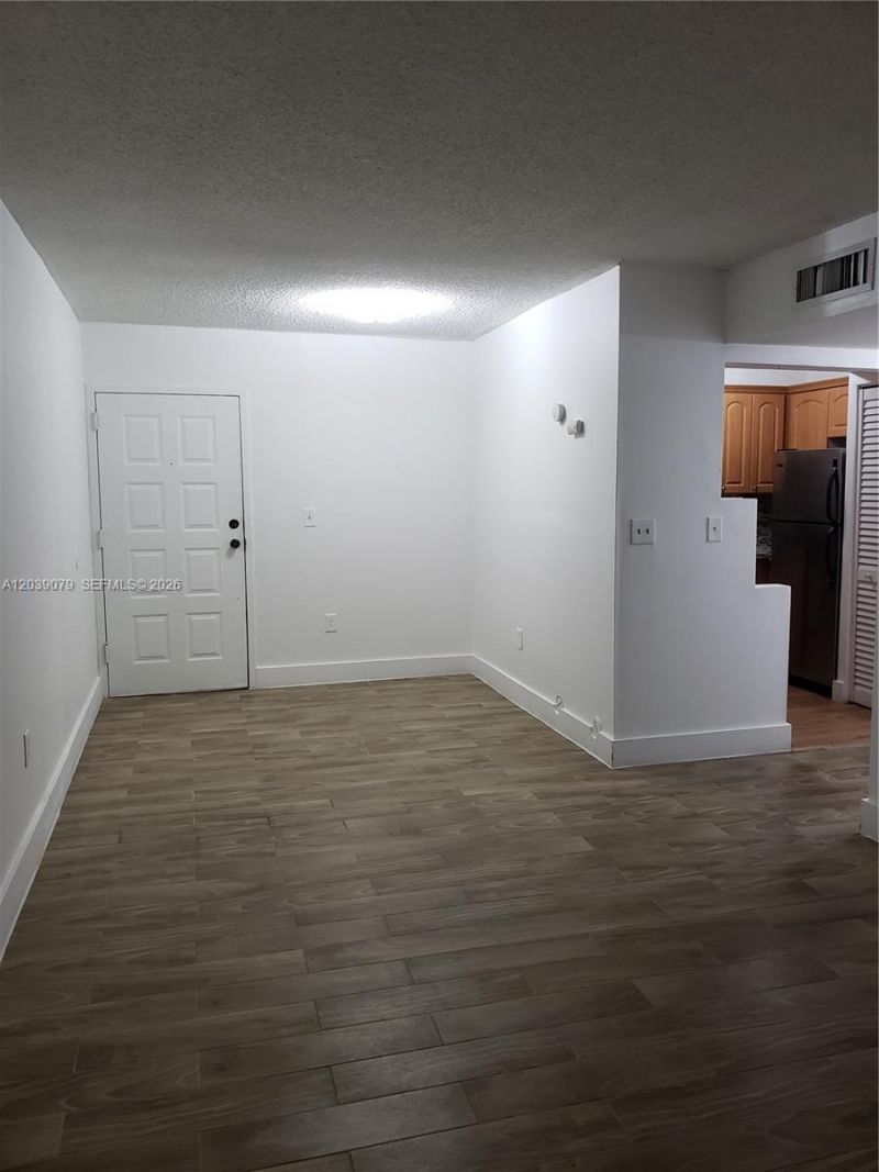 8075 NW 7th St , Unit 115, Miami, FL 33126 Photo