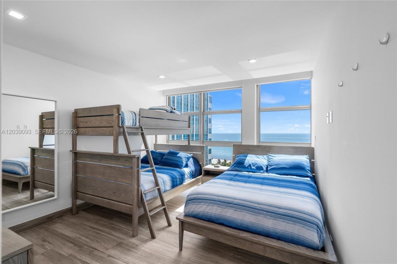 5055 Collins Ave, Unit 10H, Miami Beach, FL 33140 Photo