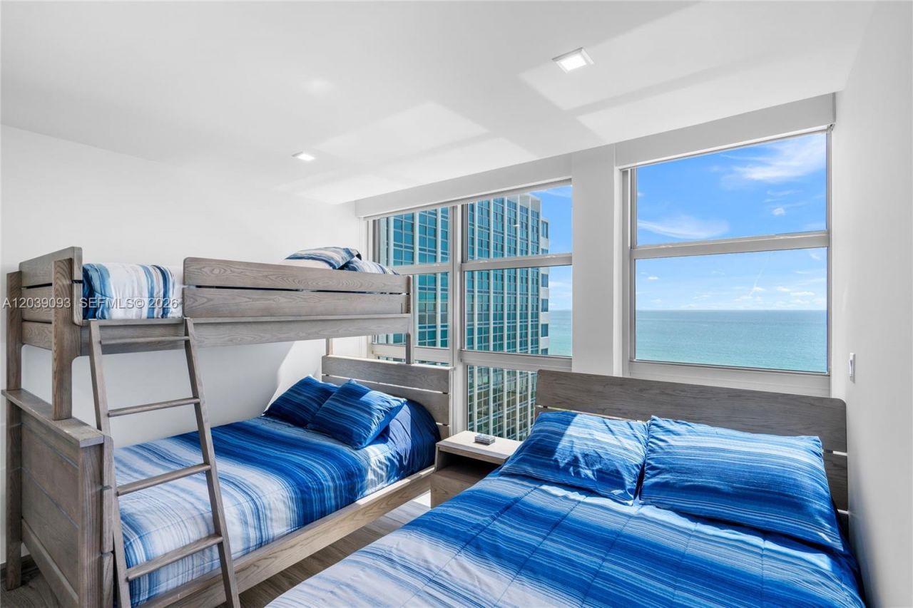 5055 Collins Ave, Unit 10H, Miami Beach, FL 33140 Photo