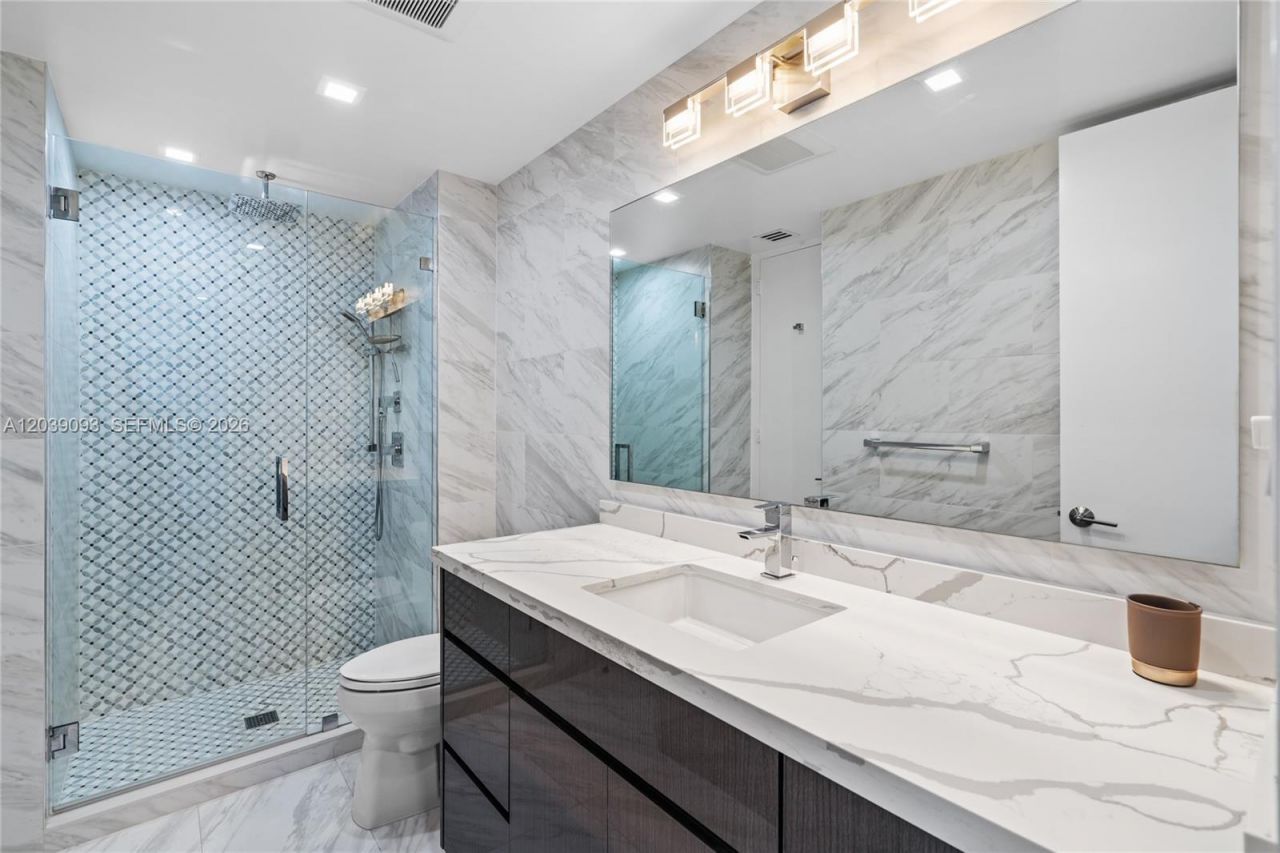 5055 Collins Ave, Unit 10H, Miami Beach, FL 33140 Photo