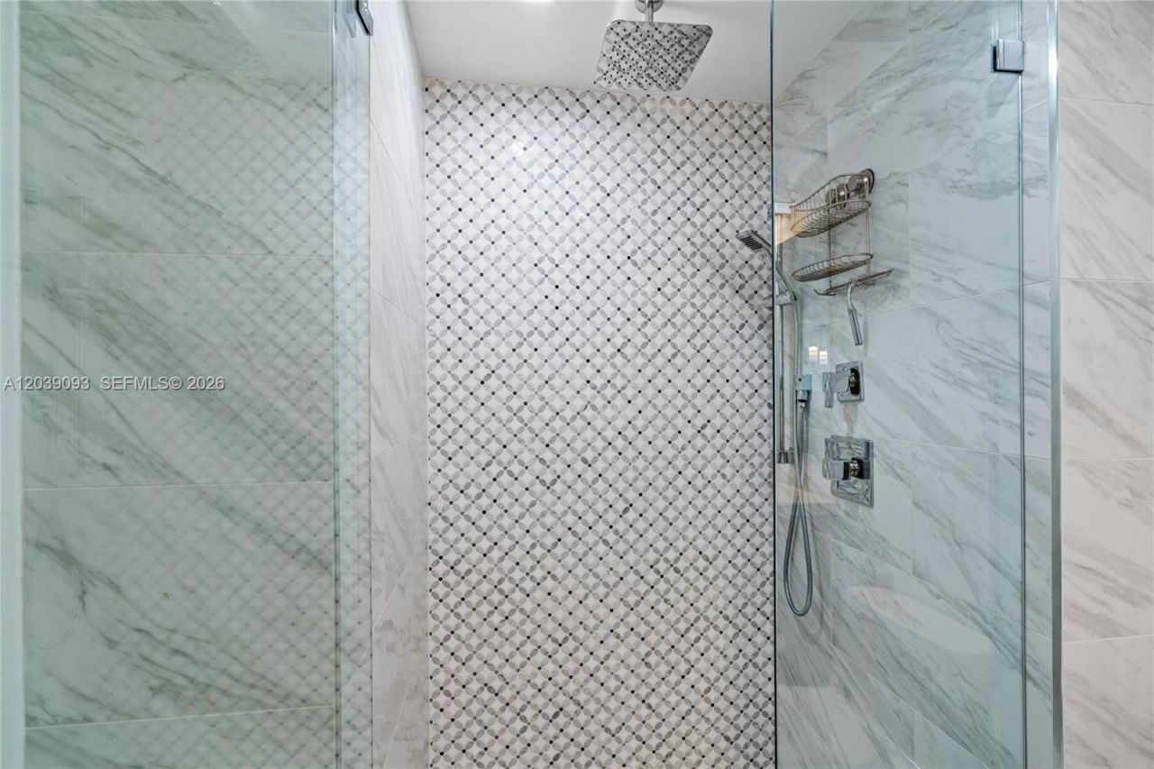 5055 Collins Ave, Unit 10H, Miami Beach, FL 33140 Photo