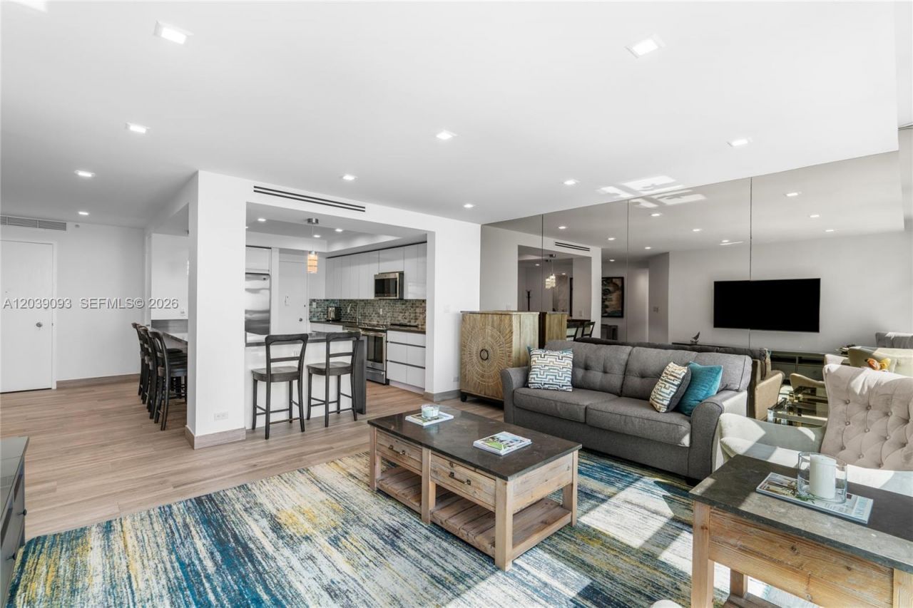 5055 Collins Ave, Unit 10H, Miami Beach, FL 33140 Photo