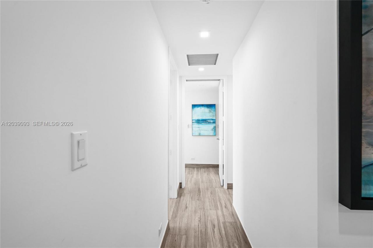 5055 Collins Ave, Unit 10H, Miami Beach, FL 33140 Photo