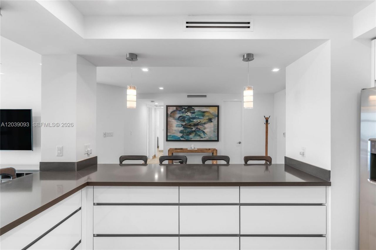 5055 Collins Ave, Unit 10H, Miami Beach, FL 33140 Photo