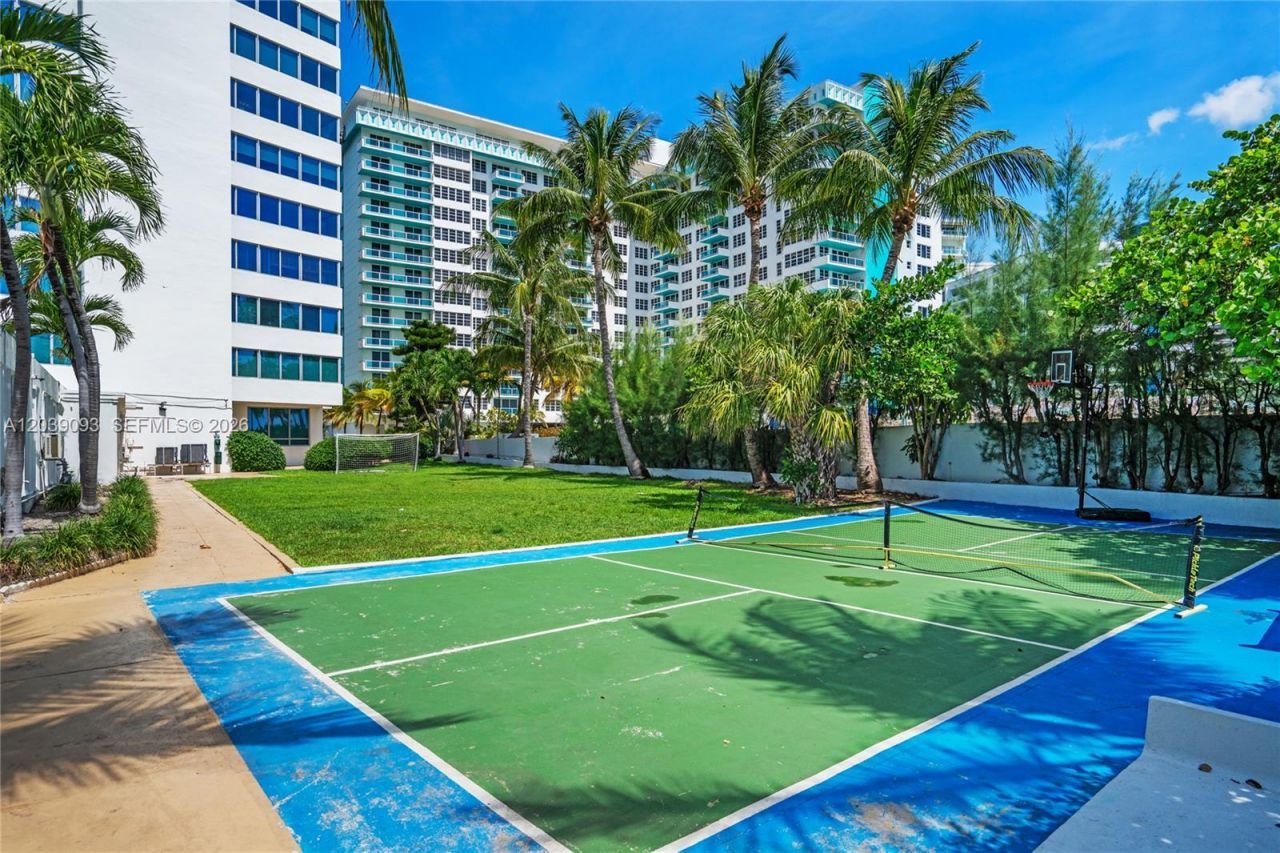 5055 Collins Ave, Unit 10H, Miami Beach, FL 33140 Photo