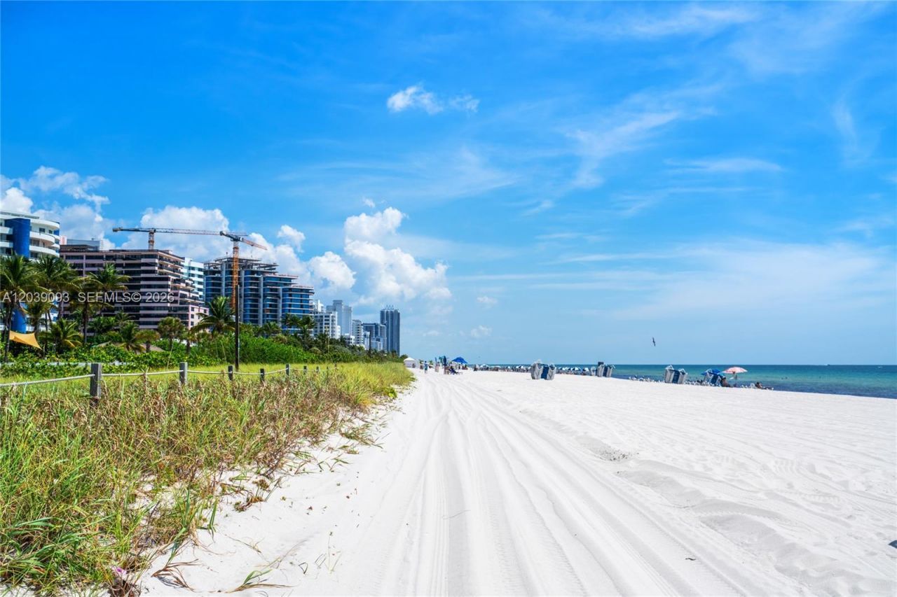 5055 Collins Ave, Unit 10H, Miami Beach, FL 33140 Photo