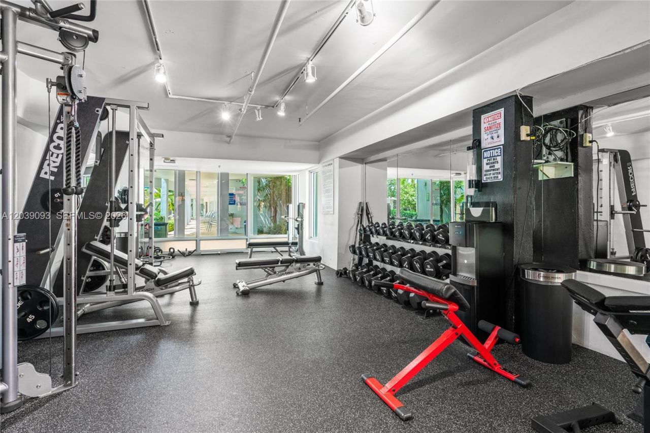 5055 Collins Ave, Unit 10H, Miami Beach, FL 33140 Photo