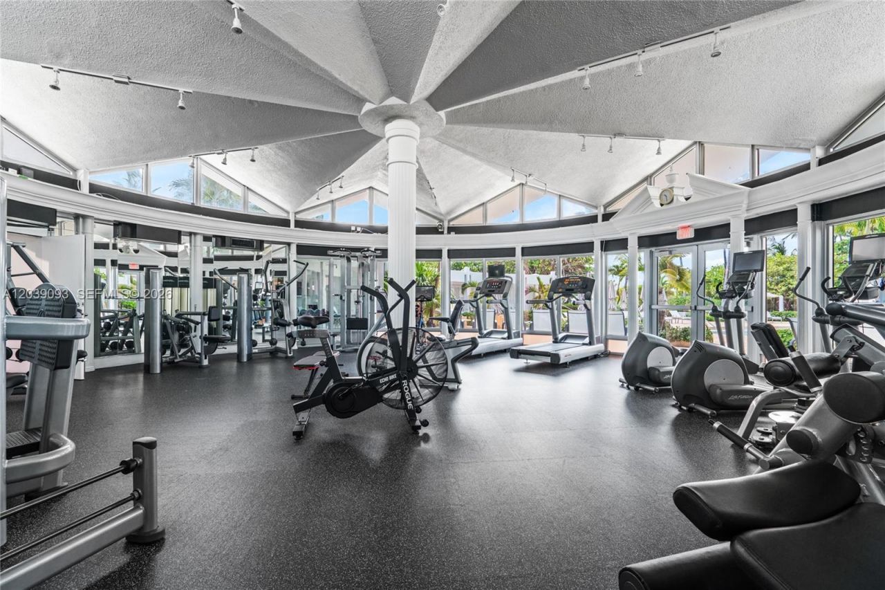 5055 Collins Ave, Unit 10H, Miami Beach, FL 33140 Photo