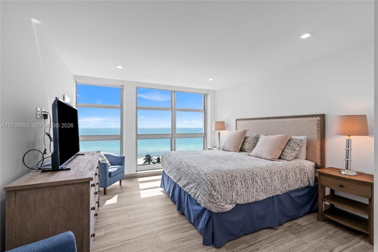 5055 Collins Ave, Unit 10H, Miami Beach, FL 33140 Photo