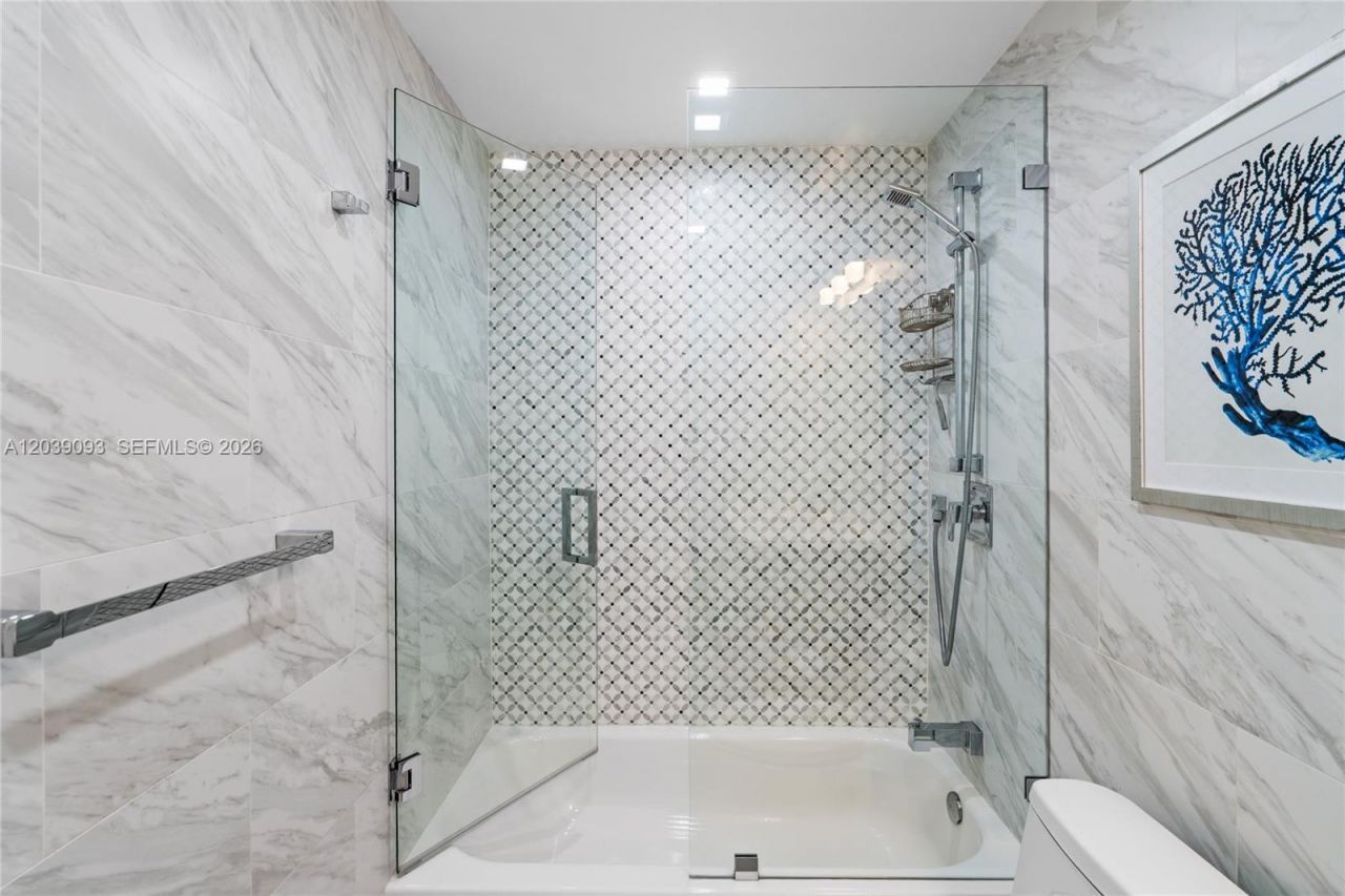 5055 Collins Ave, Unit 10H, Miami Beach, FL 33140 Photo