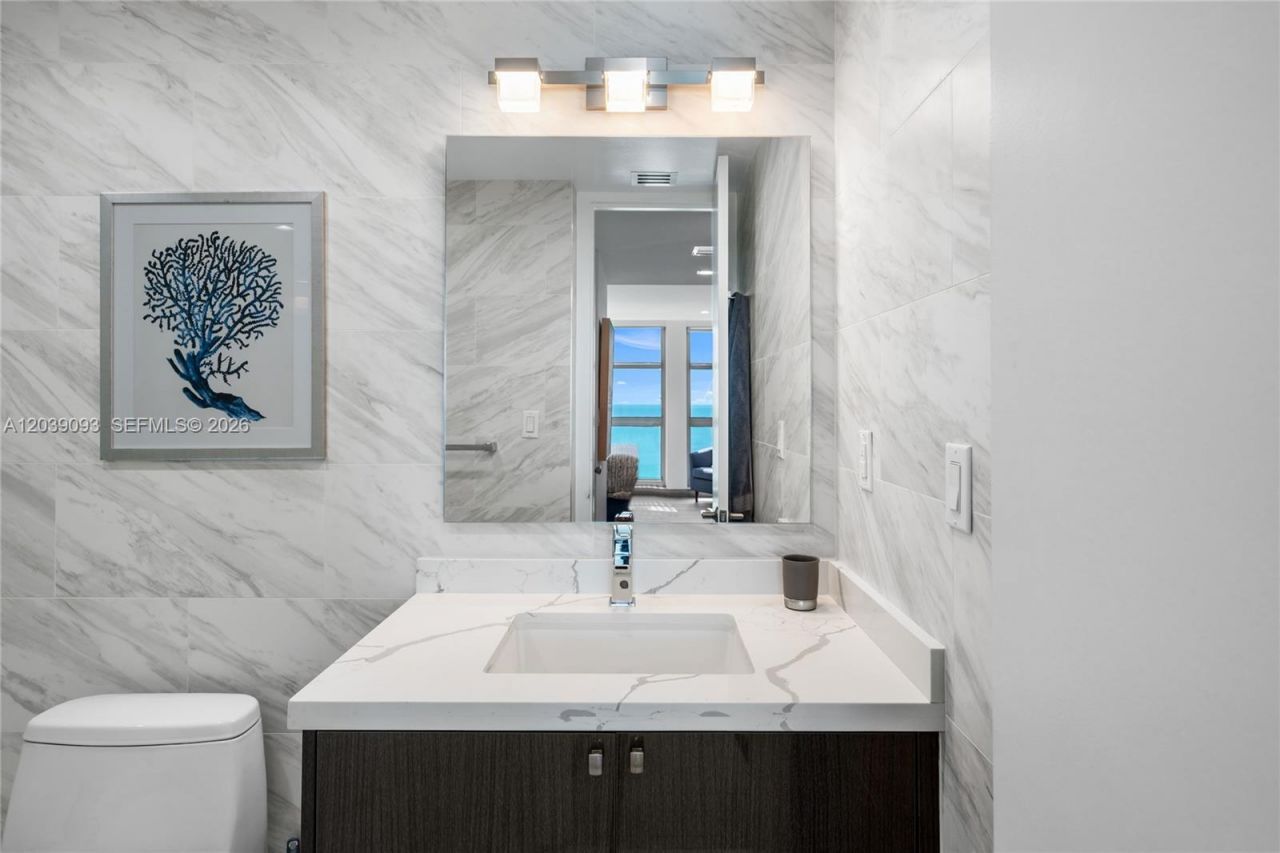 5055 Collins Ave, Unit 10H, Miami Beach, FL 33140 Photo