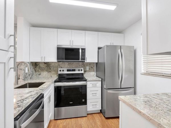 9450 Poinciana Place, Unit 211, Davie, FL 33324