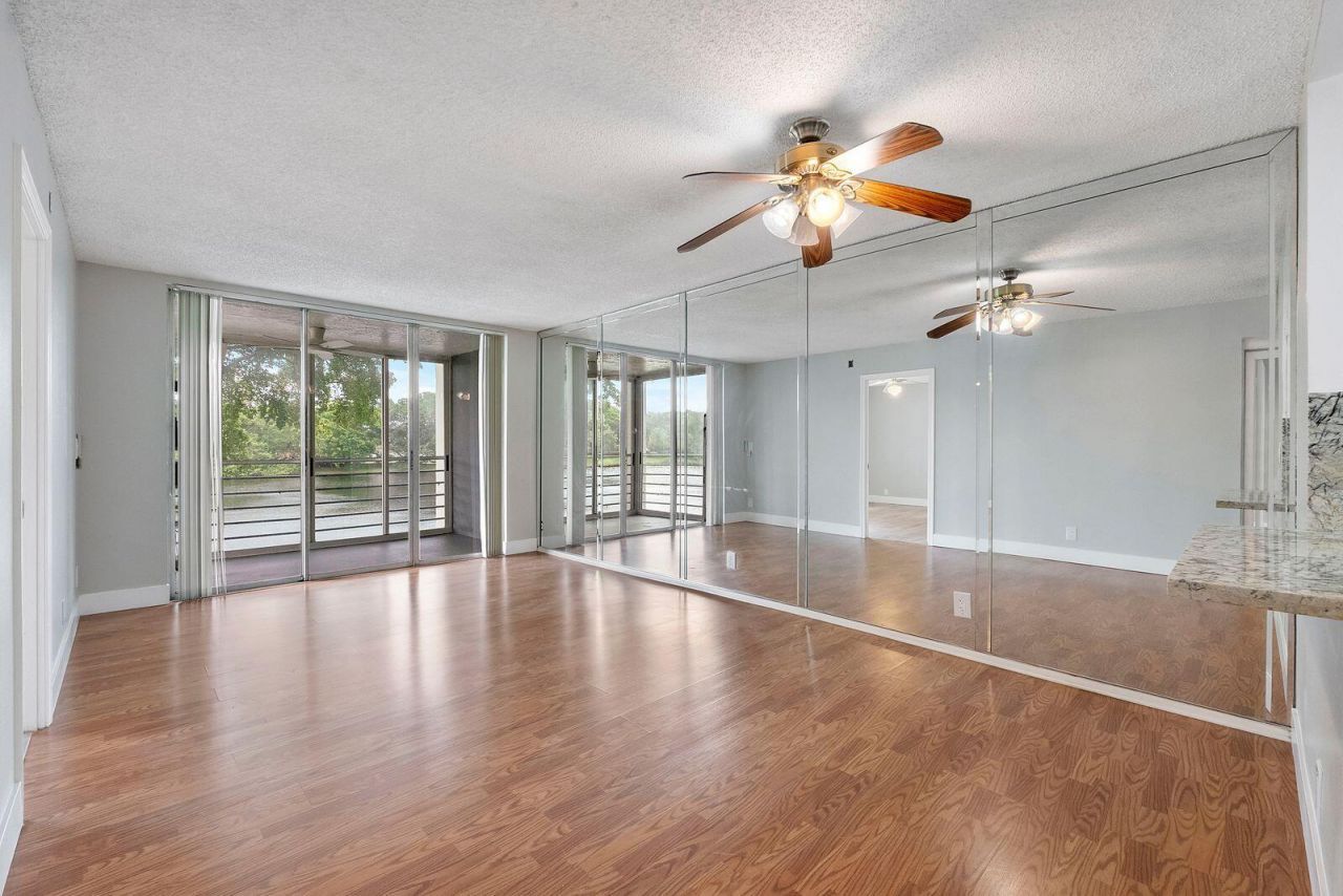 9450 Poinciana Place, Unit 211, Davie, FL 33324 Photo