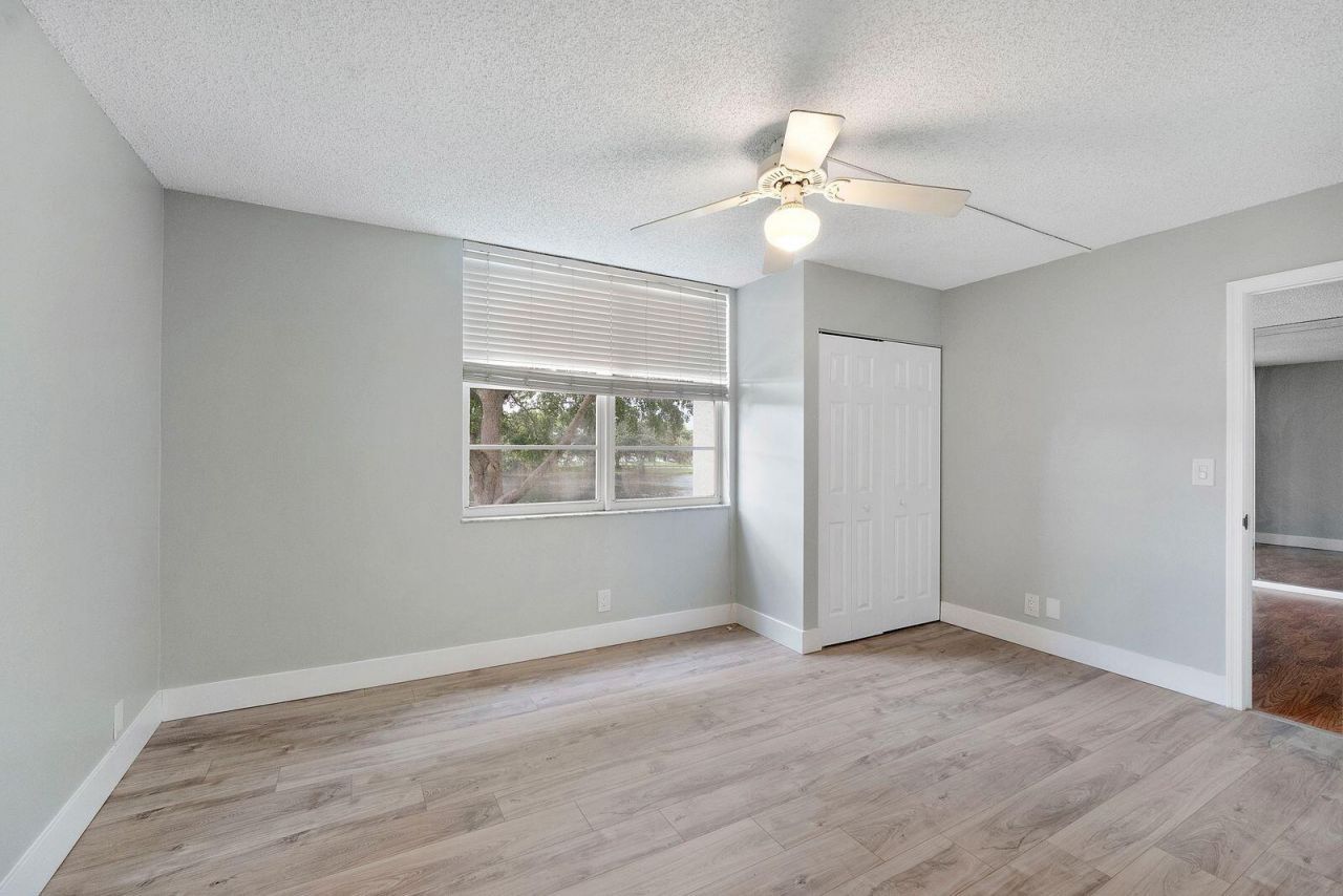 9450 Poinciana Place, Unit 211, Davie, FL 33324 Photo